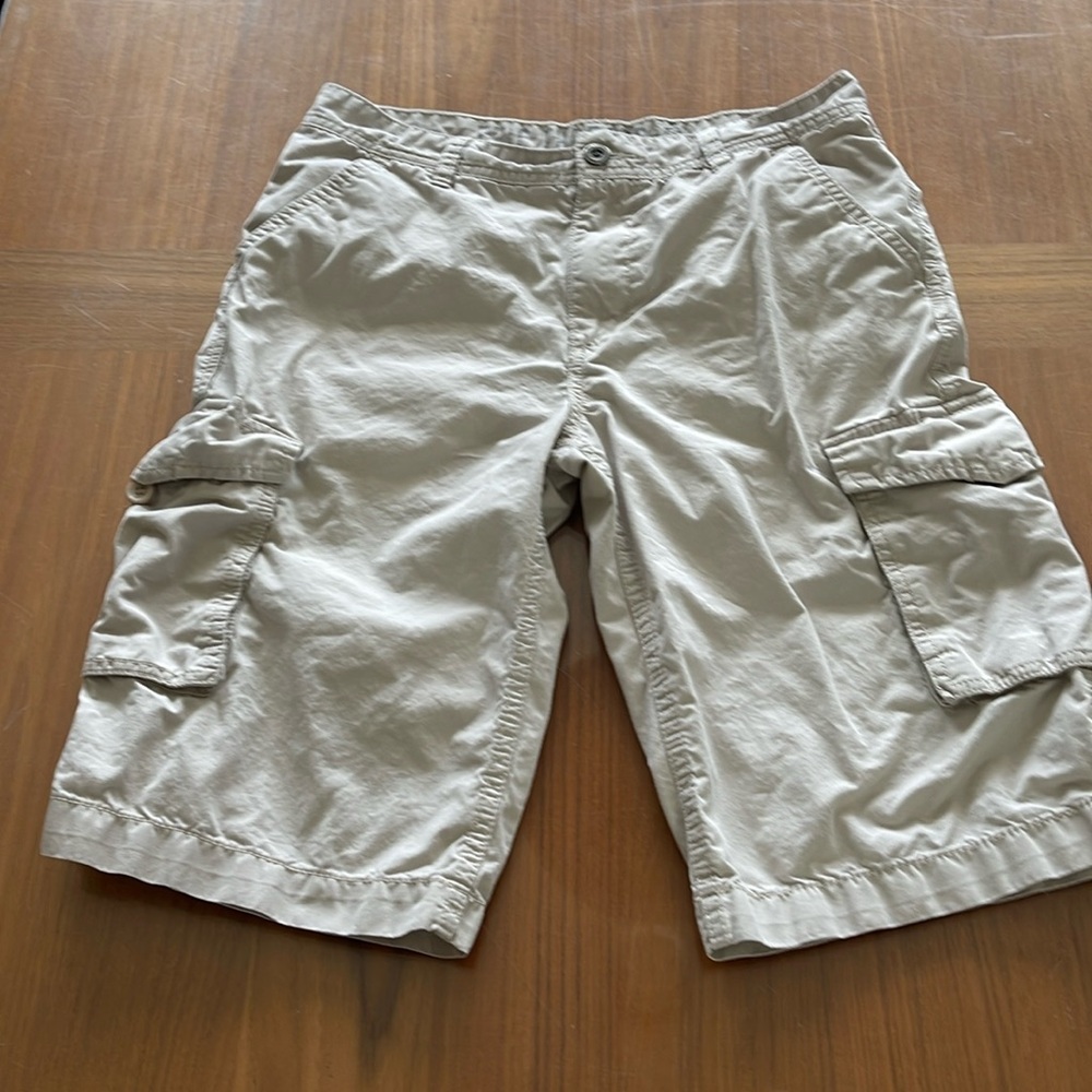 Epic Threads beige shorts